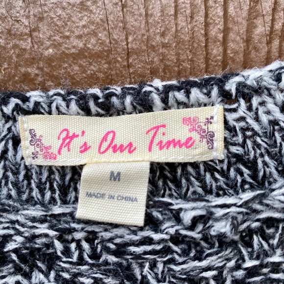 Knit fringe Sweater top - Picture 2 of 3